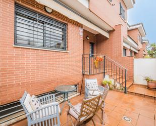 Terrassa de Casa adosada en venda en San Juan de Aznalfarache amb Piscina