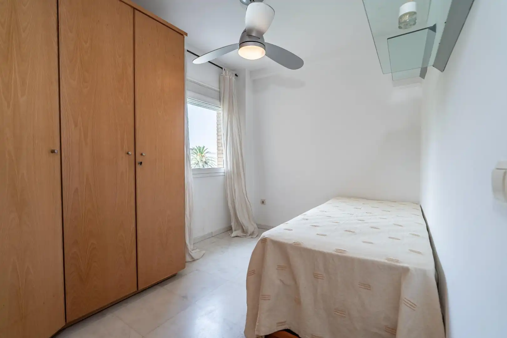 Bedroom of Flat for rent in Sevilla  with Air Conditioner, Heating and Furnished