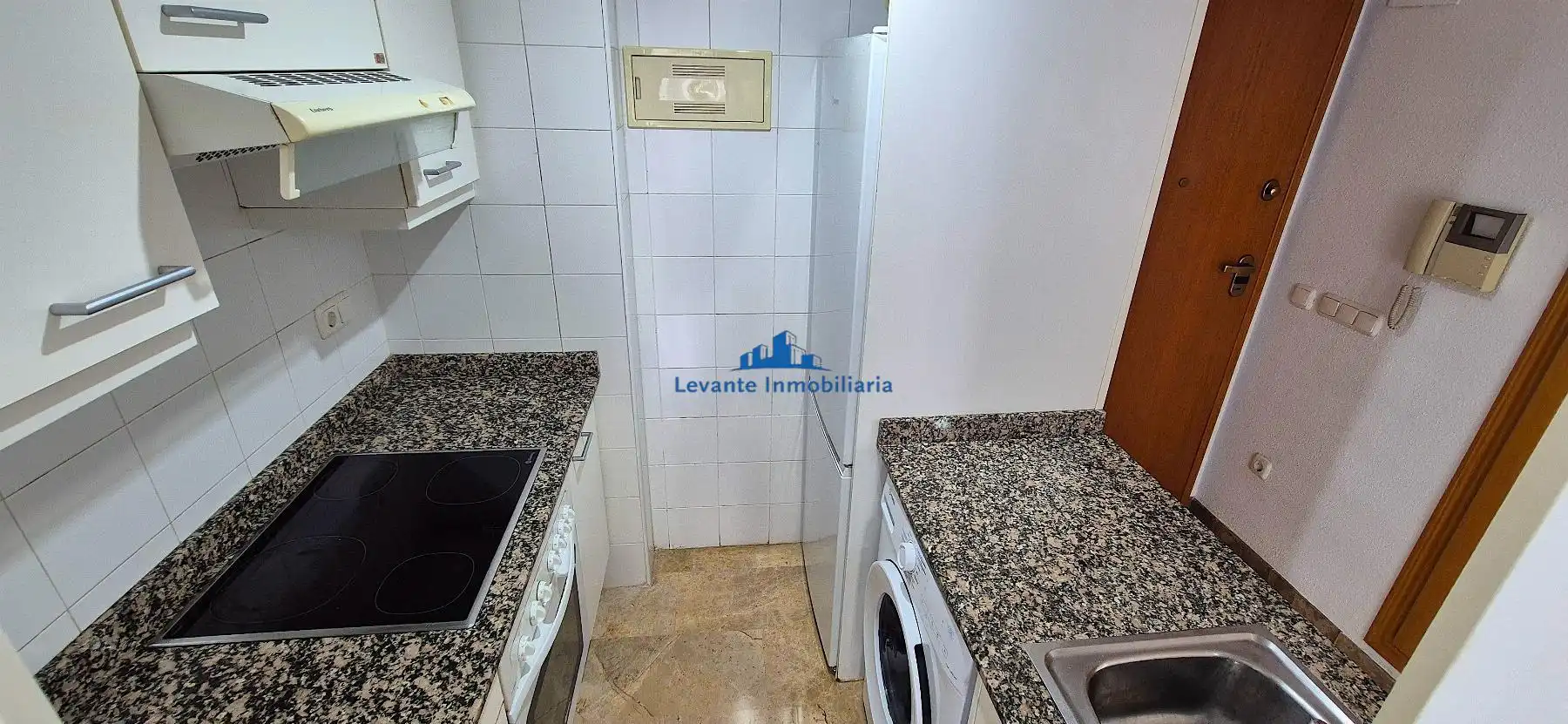 Cuina de Estudi de lloguer en Valencia amb Aire condicionat i Moblat