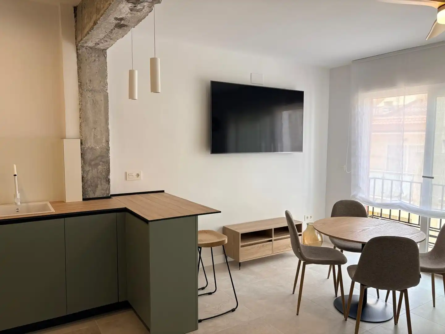 Sala d'estar de Pis de lloguer en Motril amb Moblat i Balcó