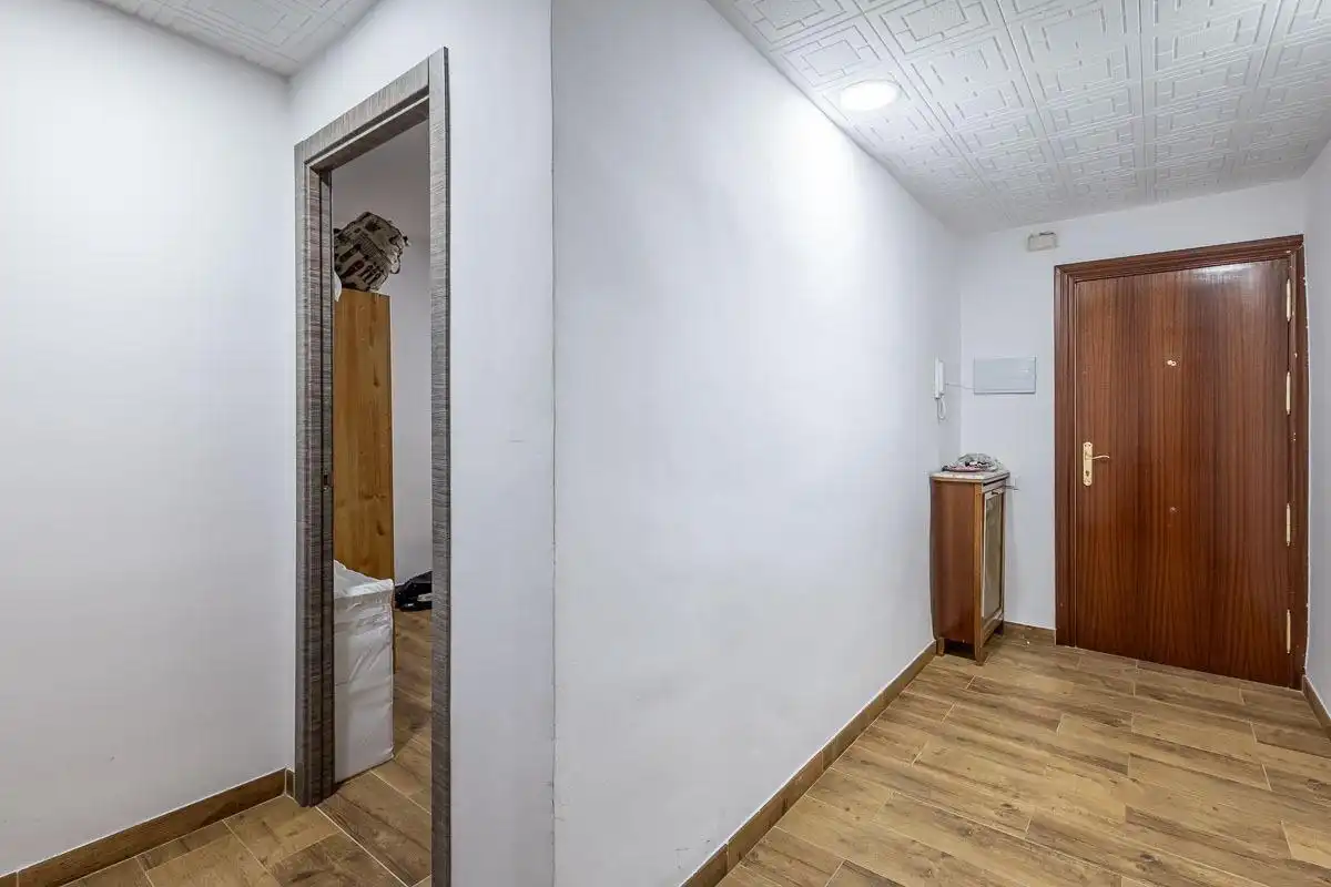 Piso en venta en Granada con Calefacción y Terraza