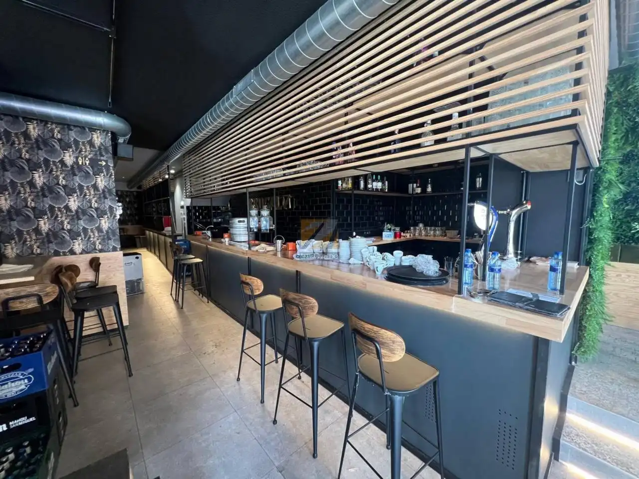 Local en venta en Oviedo  con Aire acondicionado y Alarma