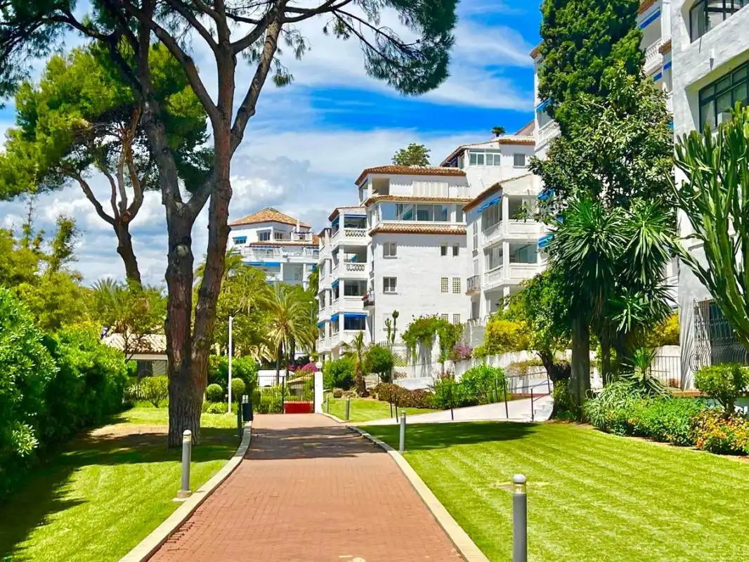 Exterior view of Flat for sale in Marbella  with Air Conditioner, Heating and Private garden