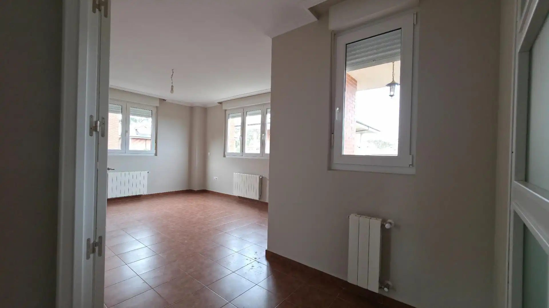 Sala d'estar de Casa o xalet en venda en Camargo amb Calefacció