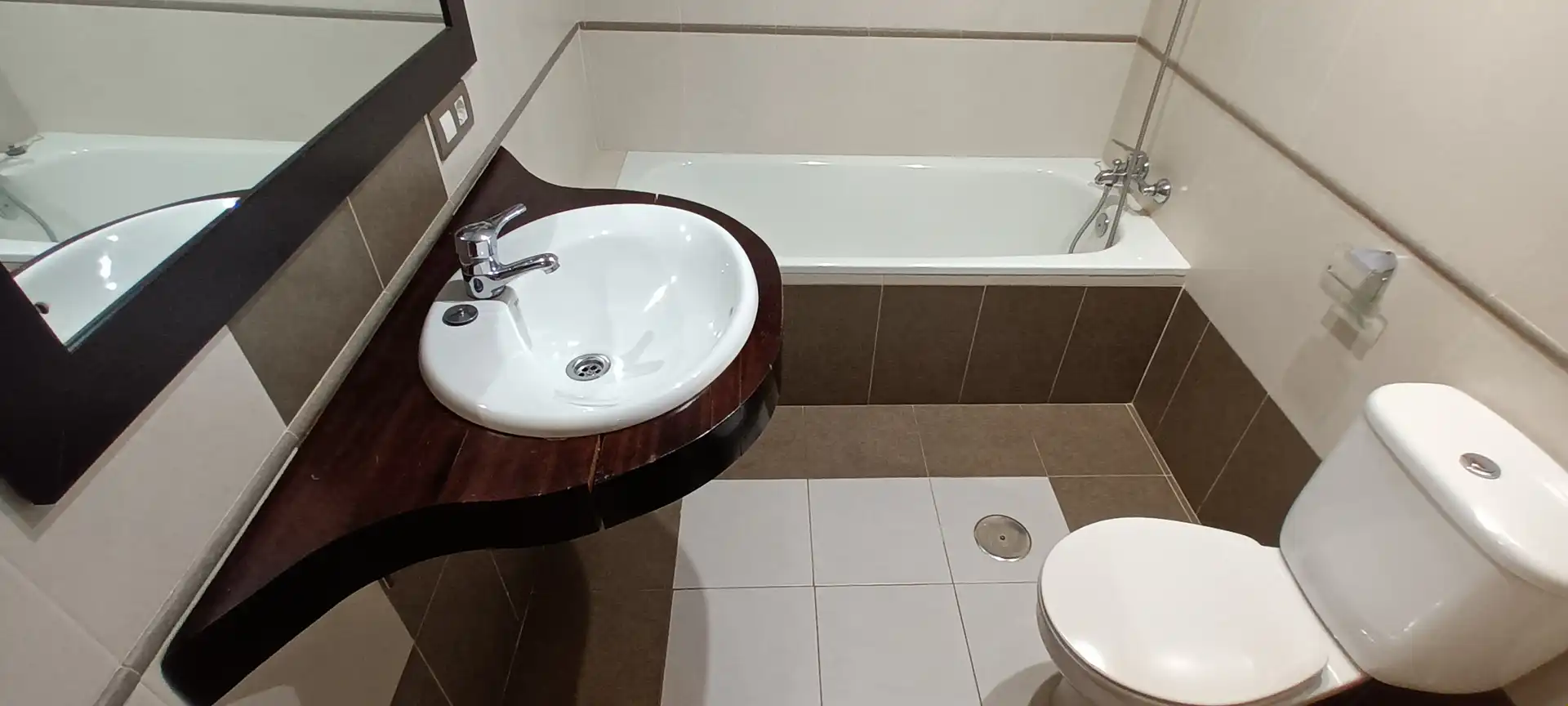 Bathroom of Flat for sale in Vigo   with Storage room and Balcony