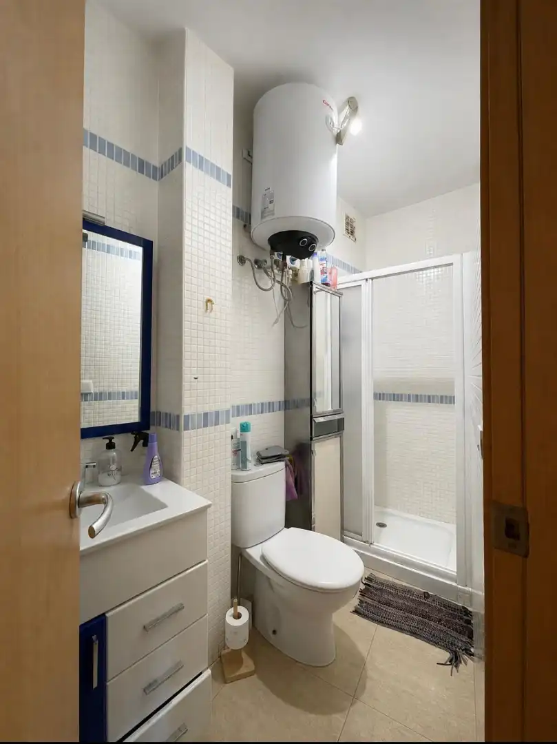Bathroom of Flat for sale in Córdoba  with Air Conditioner, Heating and Terrace