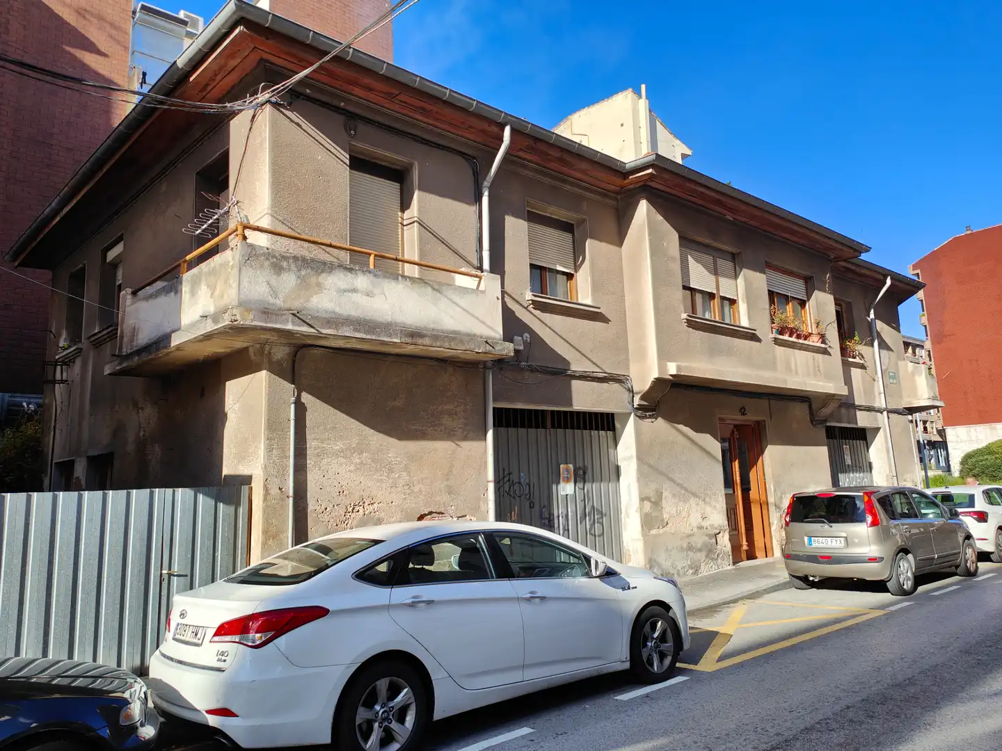 Vista exterior de Edifici en venda en Torrelavega 