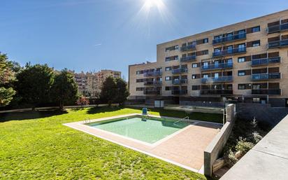 Piscina de Pis en venda en Sabadell amb Aire condicionat, Calefacció i Jardí privat