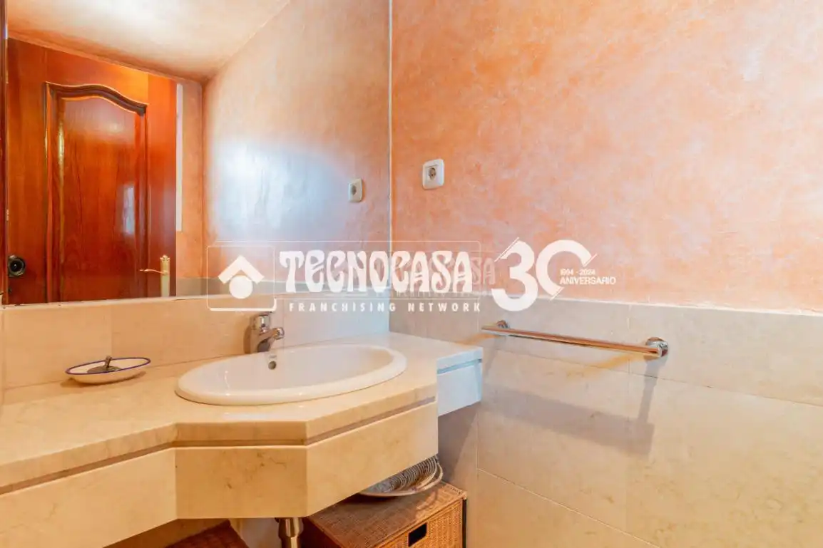 Baño de Casa adosada en venta en Madrid con Parquet