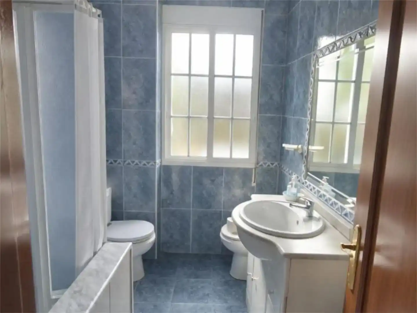 Bathroom of Flat for sale in Boqueixón  with Private garden, Storage room and Furnished