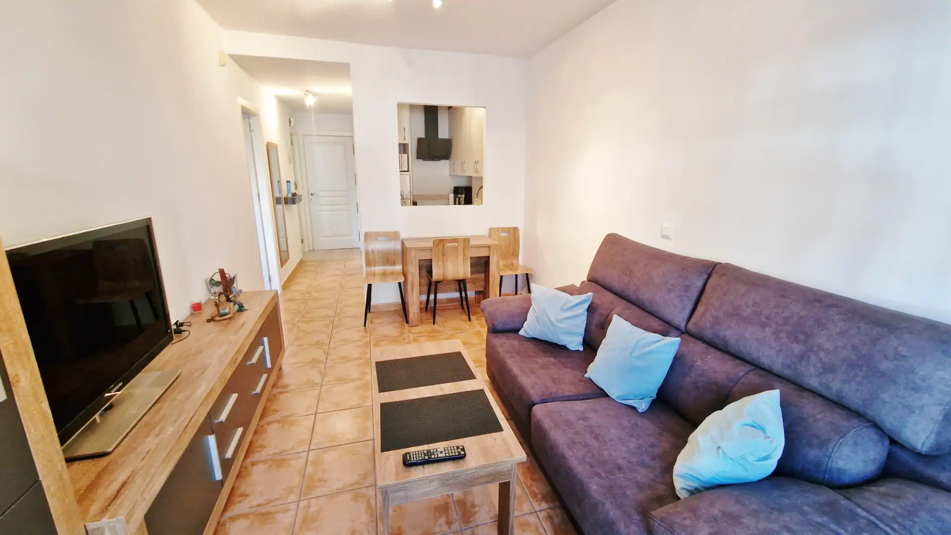 Sala d'estar de Apartament en venda en Vélez de Benaudalla amb Moblat, Forn i Rentadora