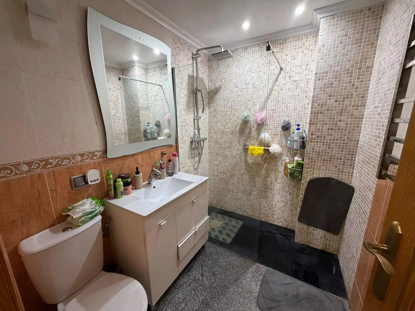 Badezimmer von Erdgeschoss zum Verkauf in La Nucia mit Klimaanlage, Terrasse und Gemeinschaftspool