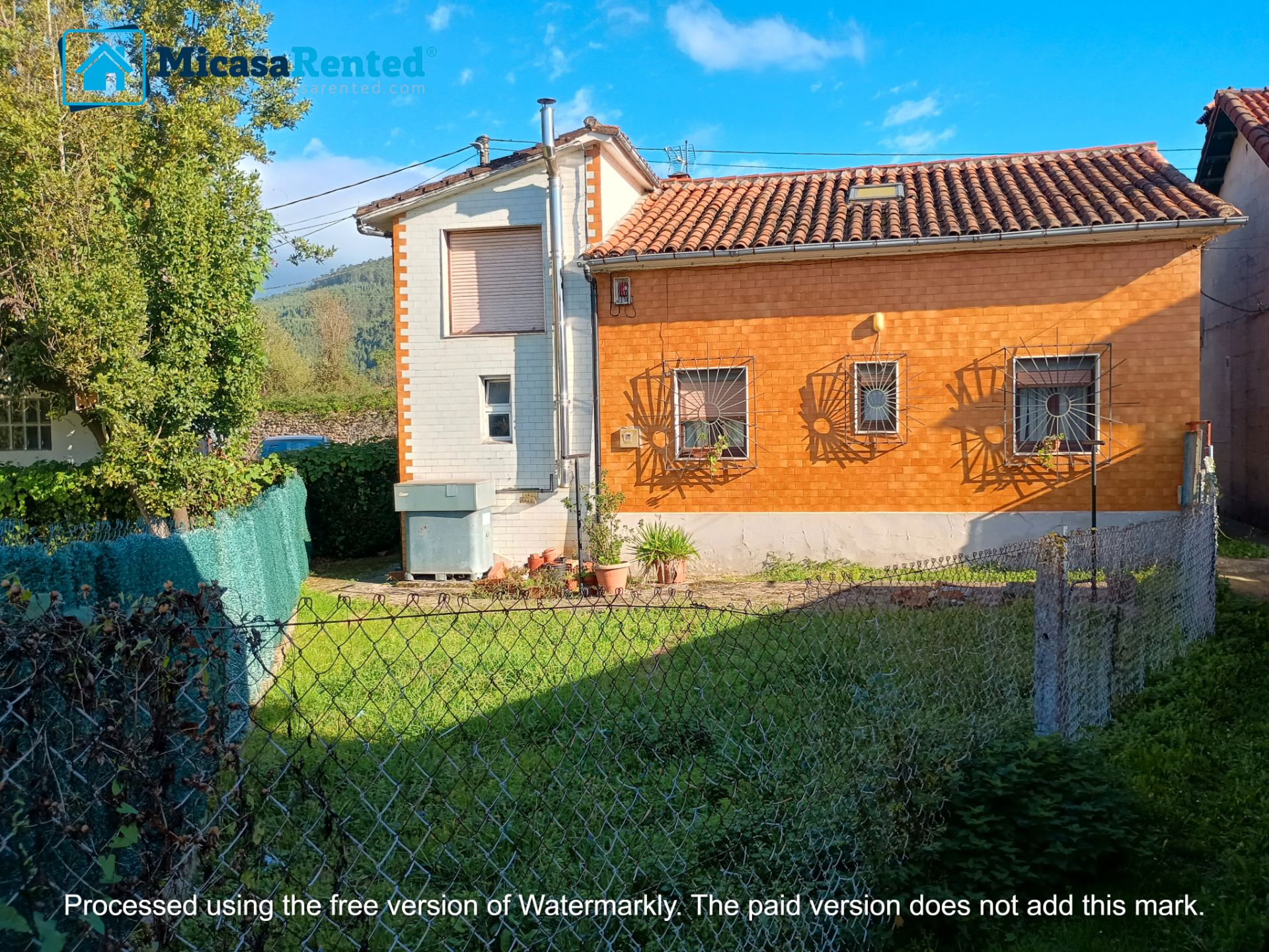 Vista exterior de Casa o xalet en venda en Castañeda amb Calefacció, Jardí privat i Moblat