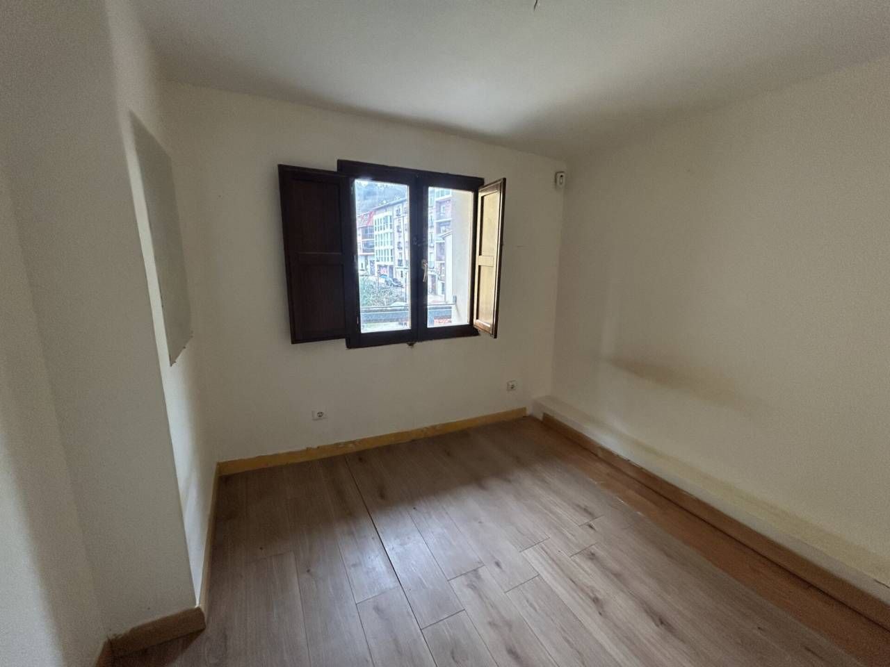Bedroom of Flat for sale in Burgos Capital  with Parquet flooring and Storage room
