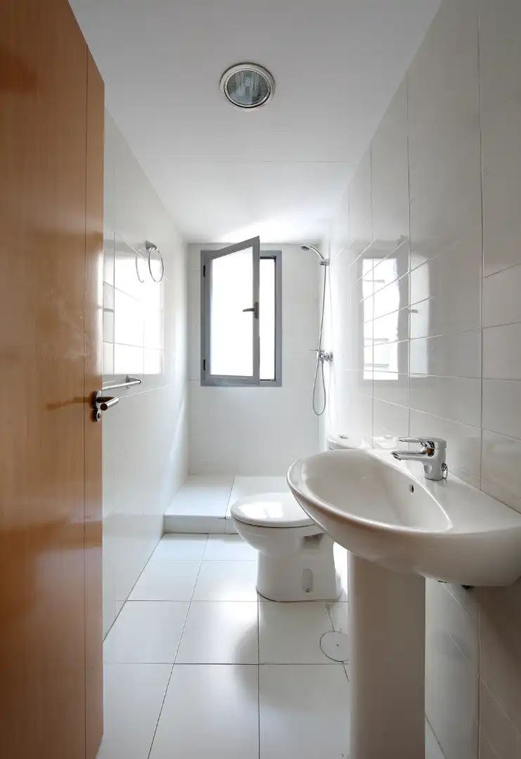 Bathroom of Flat for rent in Granada  with Heating and Oven