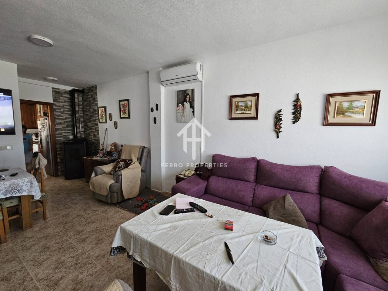 Sala d'estar de Casa o xalet en venda en Chimeneas amb Aire condicionat, Terrassa i Moblat