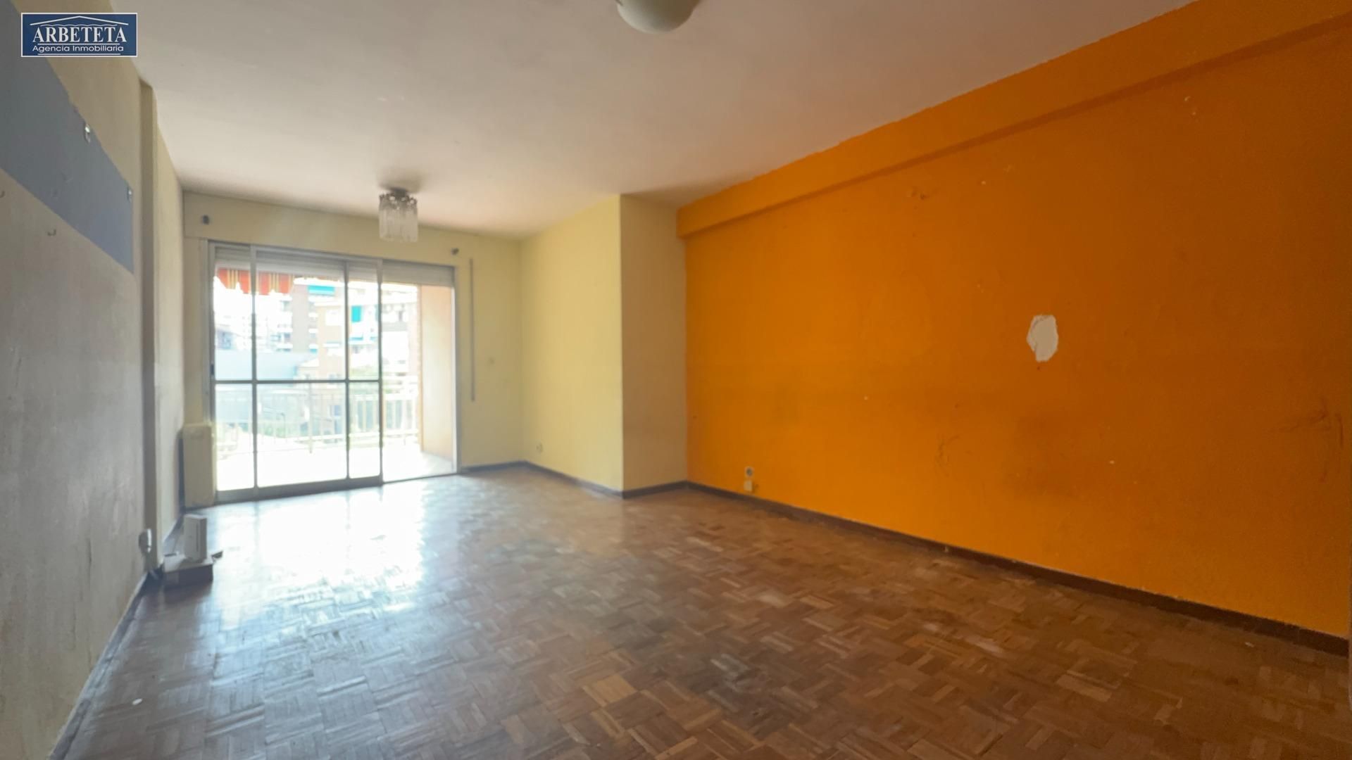 Sala d'estar de Pis en venda en Guadalajara Capital amb Calefacció i Terrassa