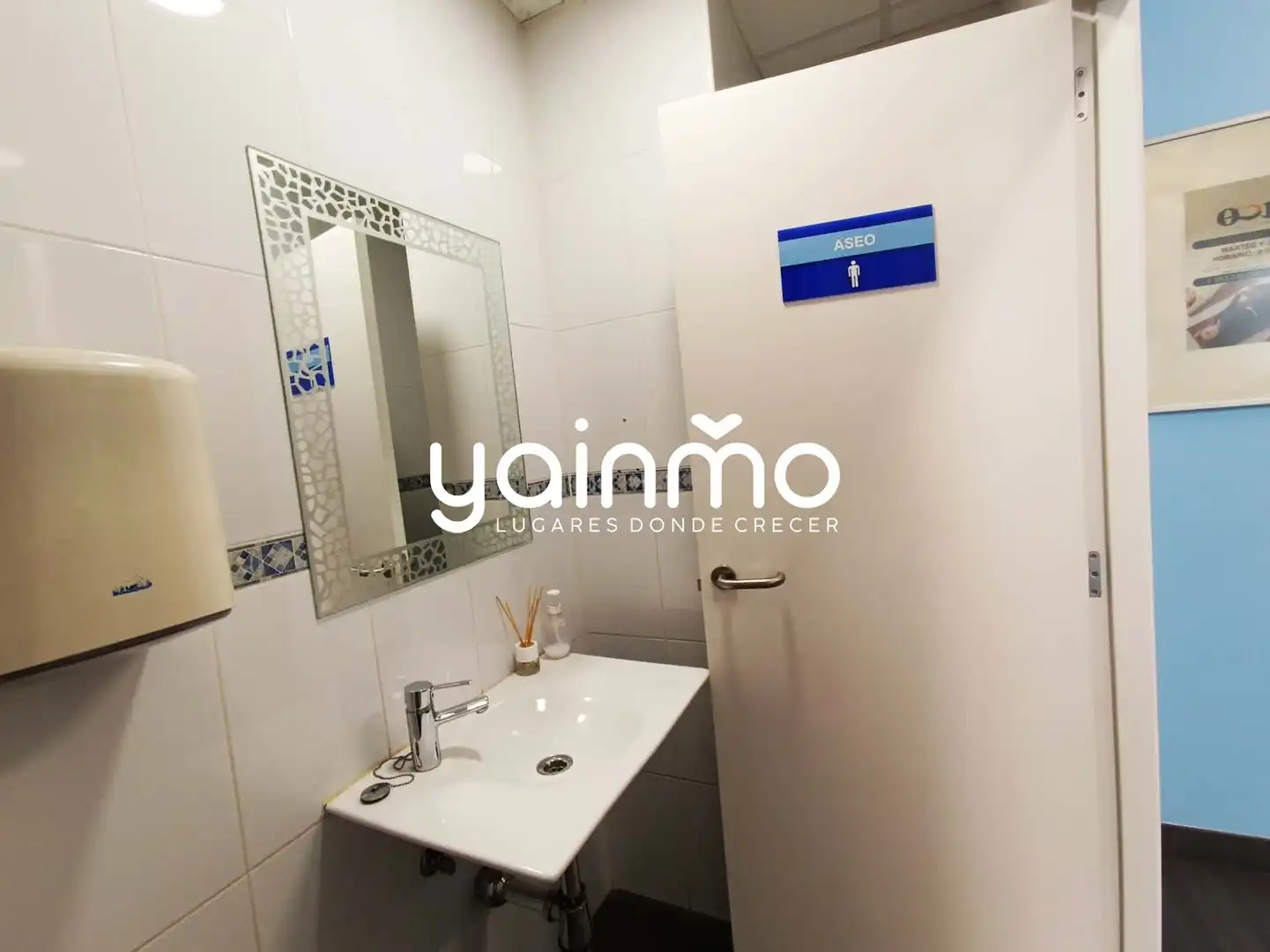 Baño de Local de alquiler en Jaén con Aire acondicionado