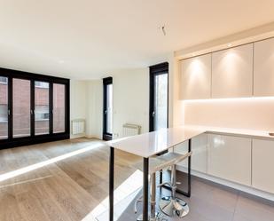 Cuina de Apartament de lloguer en  Madrid Capital amb Aire condicionat