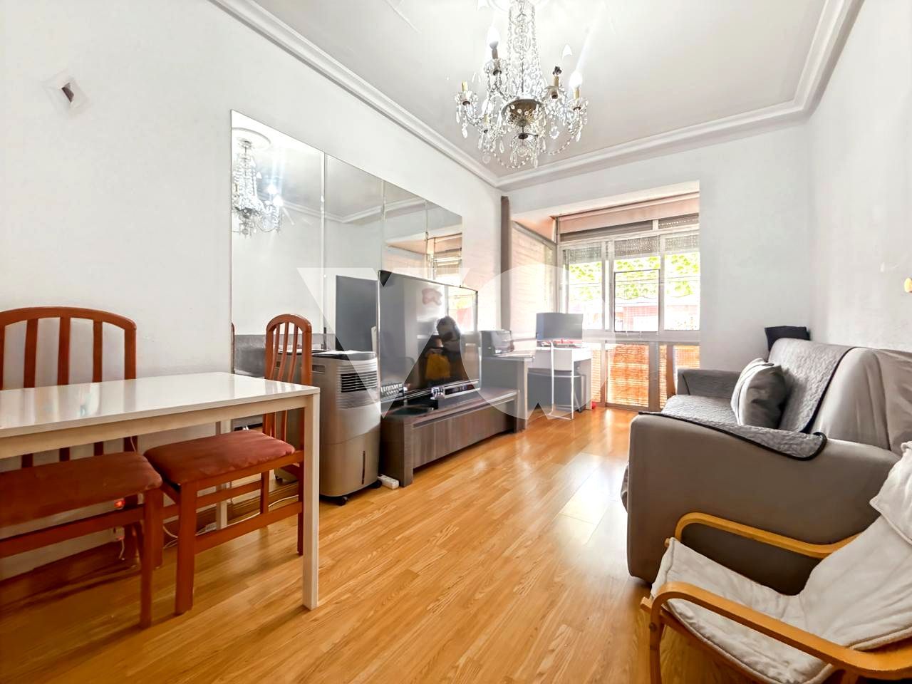 Living room of Flat for sale in  Madrid Capital  with Heating, Parquet flooring and Terrace