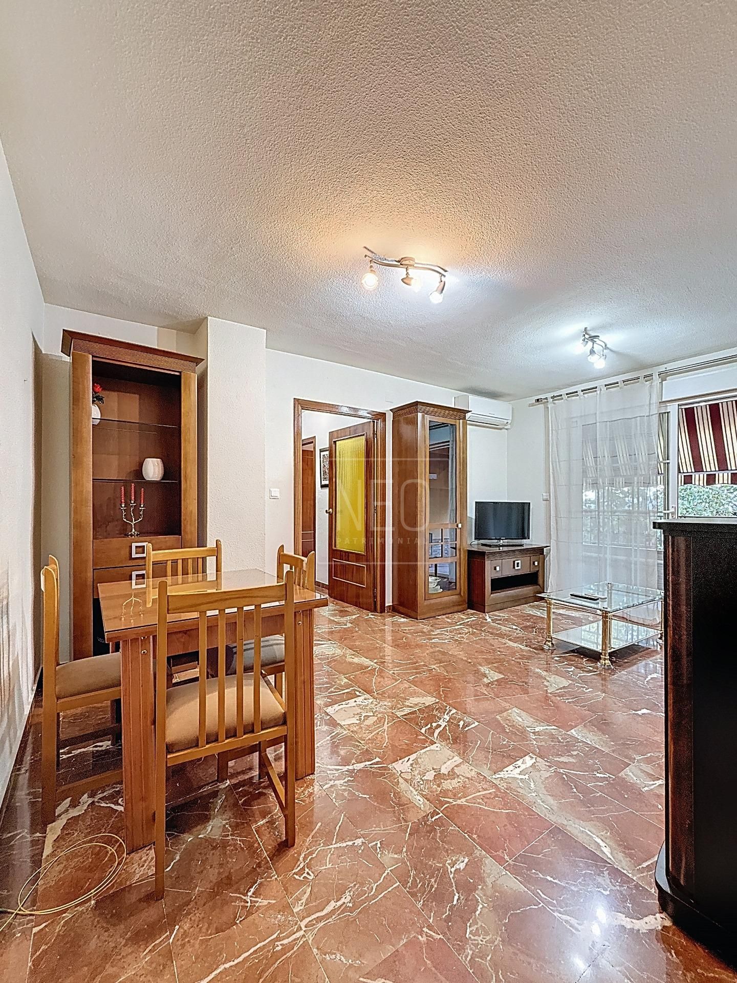 Sala d'estar de Pis en venda en  Granada Capital amb Aire condicionat i Balcó