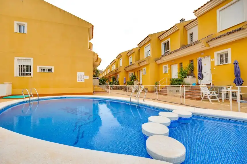 Piscina de Casa adosada en venta en Rojales con Piscina comunitaria