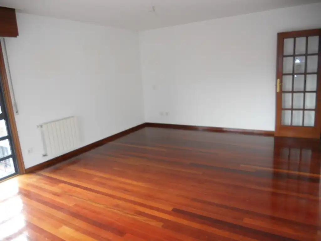 Piso de alquiler en Santiago de Compostela  con Calefacción, Trastero y Horno
