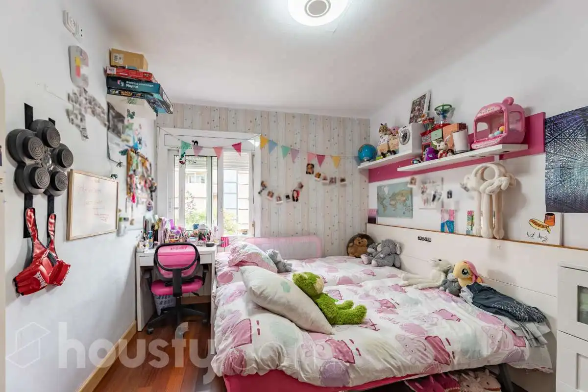 Schlafzimmer von Wohnung zum Verkauf in Barcelona mit Klimaanlage, Heizung und Möbliert