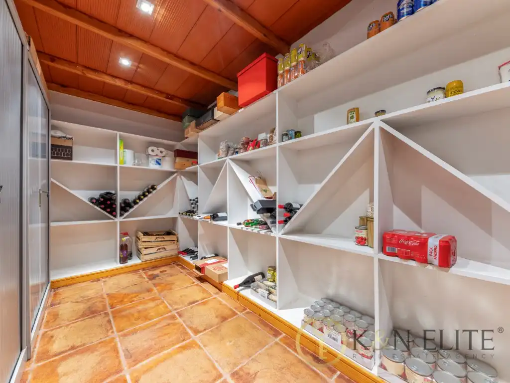 Houses for sale in Petrer  with Private garden and Swimming Pool