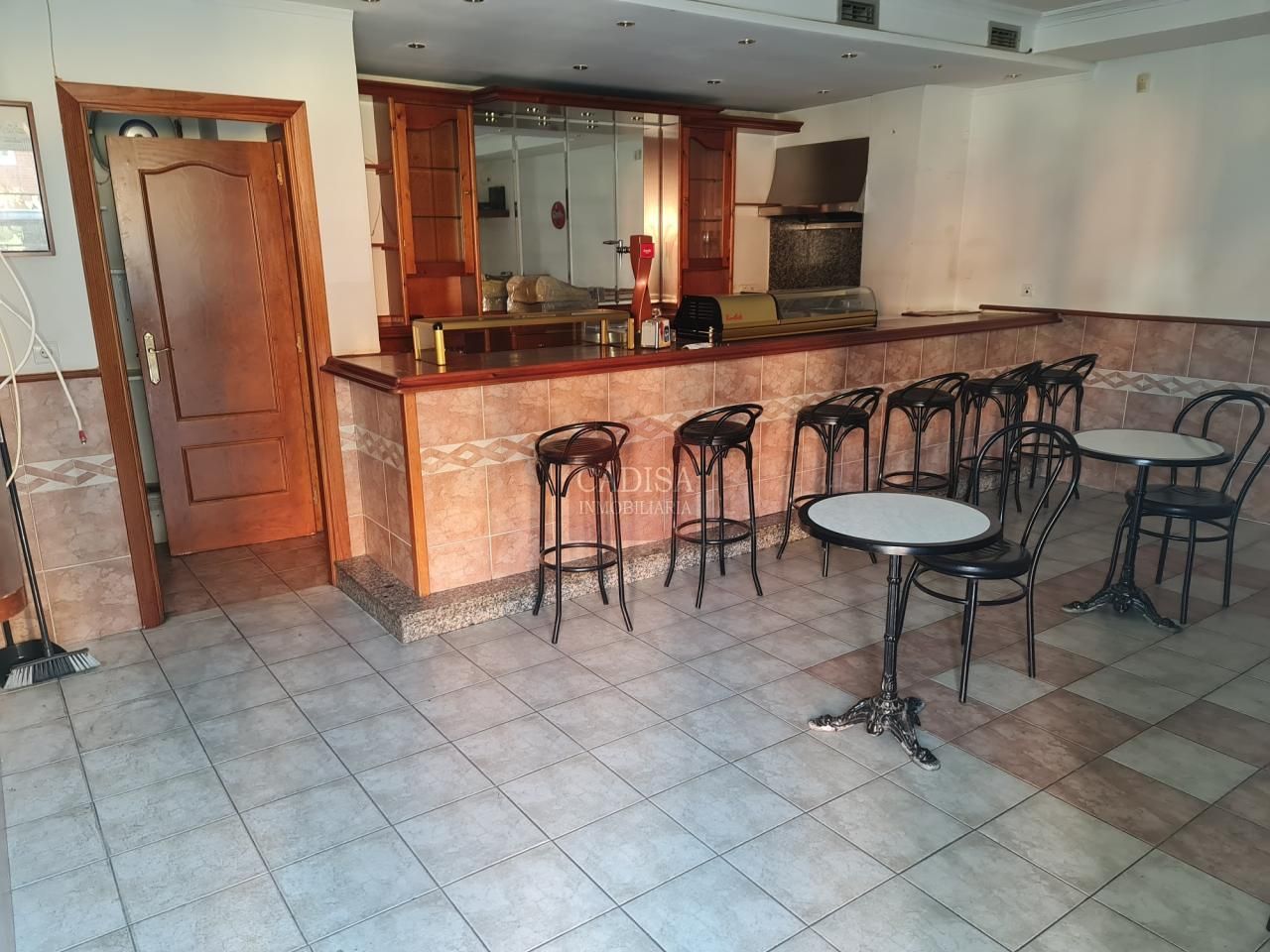 Kitchen of Premises for sale in Salamanca Capital  with Air Conditioner