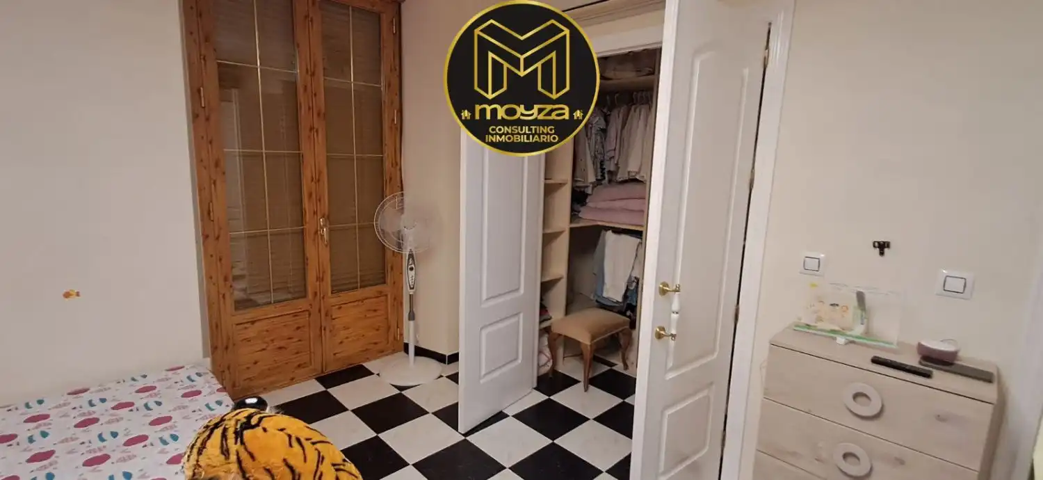 Haus oder Chalet zur Miete in Jaén mit Klimaanlage, Heizung und Terrasse