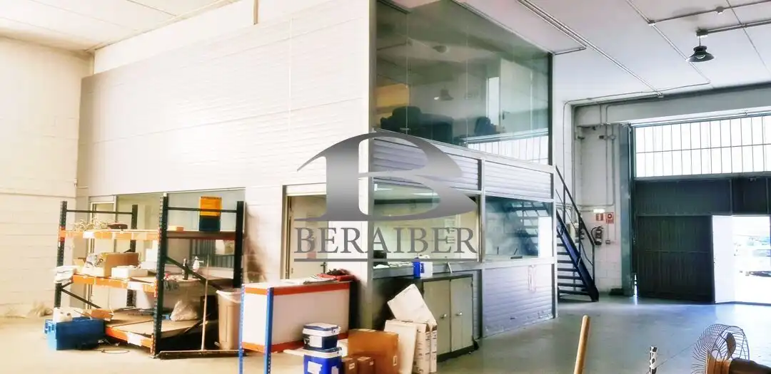 Industrial buildings for rent in Zaratamo