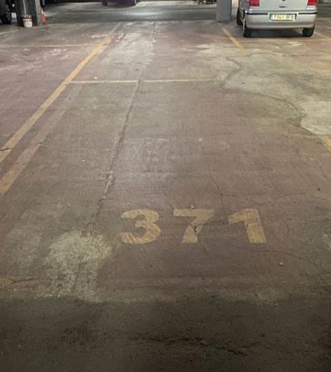 Photo 2 of Garage for sale in Plaza del Doctor Laguna, 9, Niño Jesús, Madrid