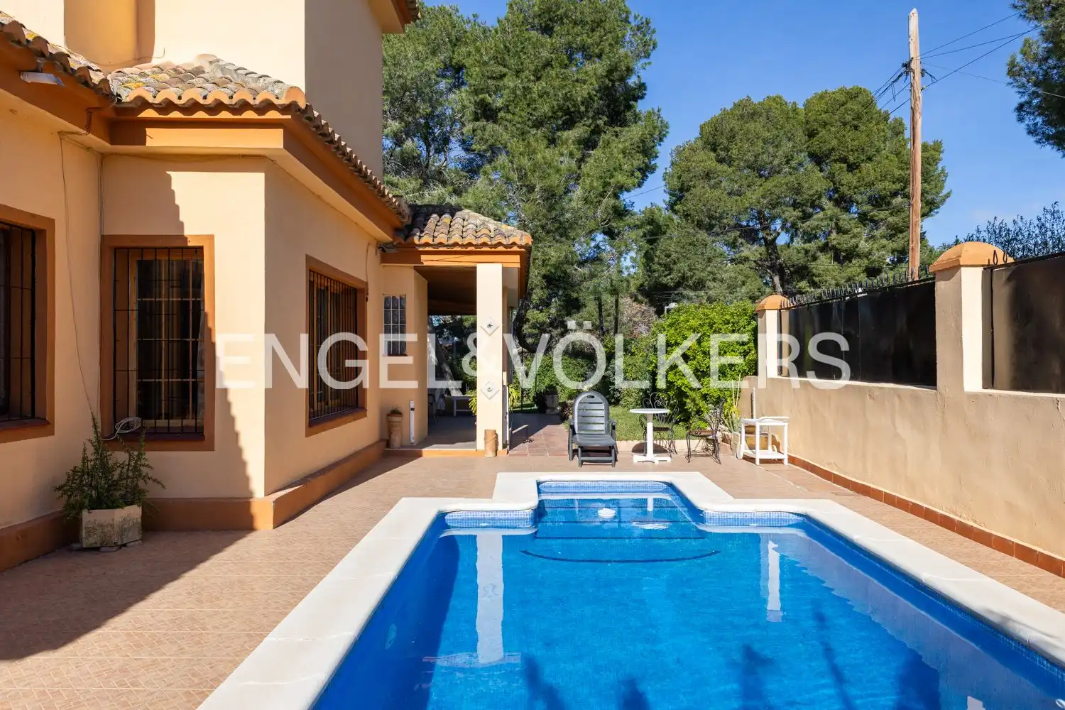 Vista exterior de Casa o chalet en venta en Paterna con Aire acondicionado, Calefacción y Jardín privado