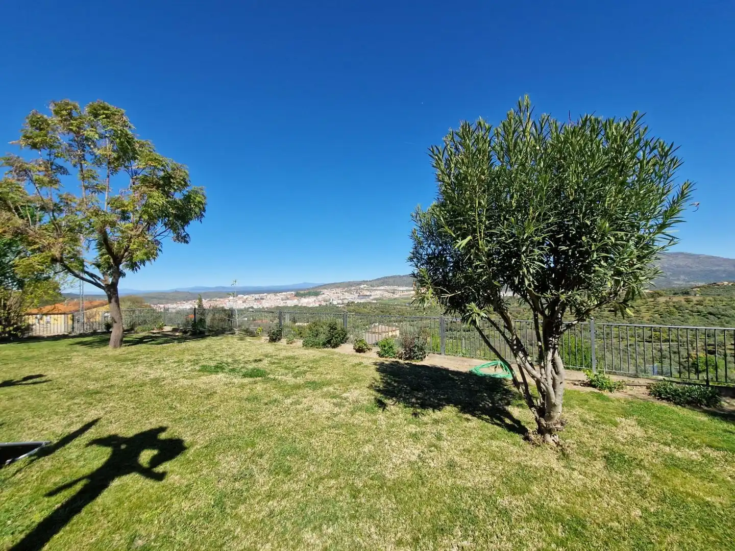 Houses for sale in Plasencia  with Air Conditioner, Private garden and Terrace