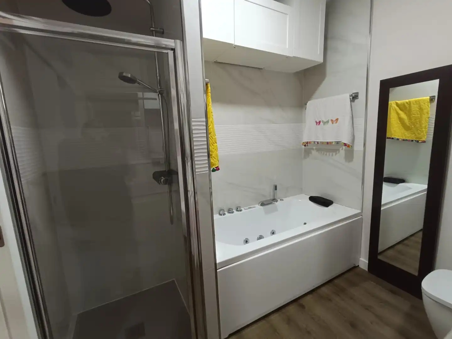 Baño de Piso en venta en Vigo  con Horno y Lavadora
