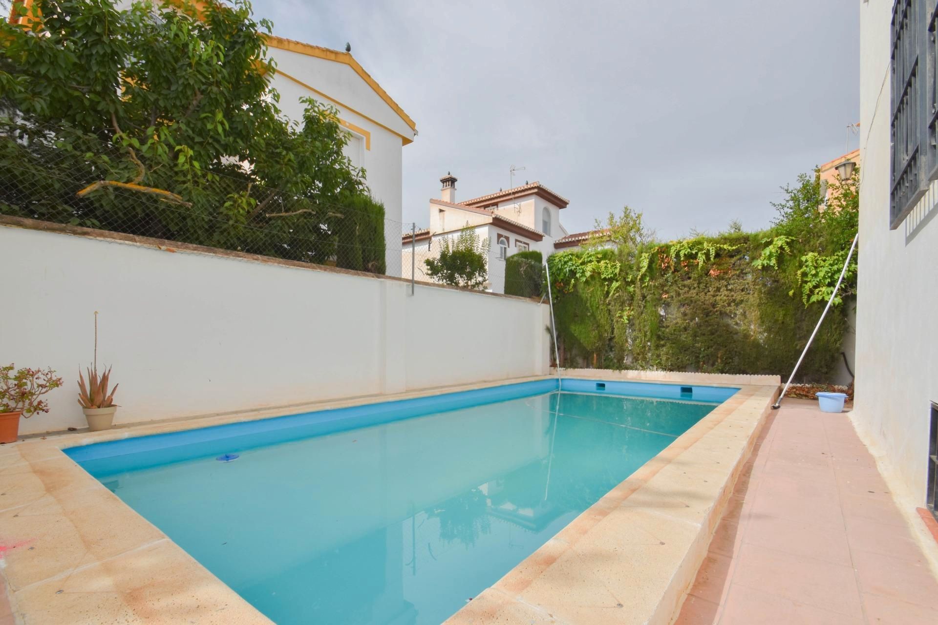 Piscina de Casa o xalet en venda en Las Gabias amb Aire condicionat, Calefacció i Jardí privat