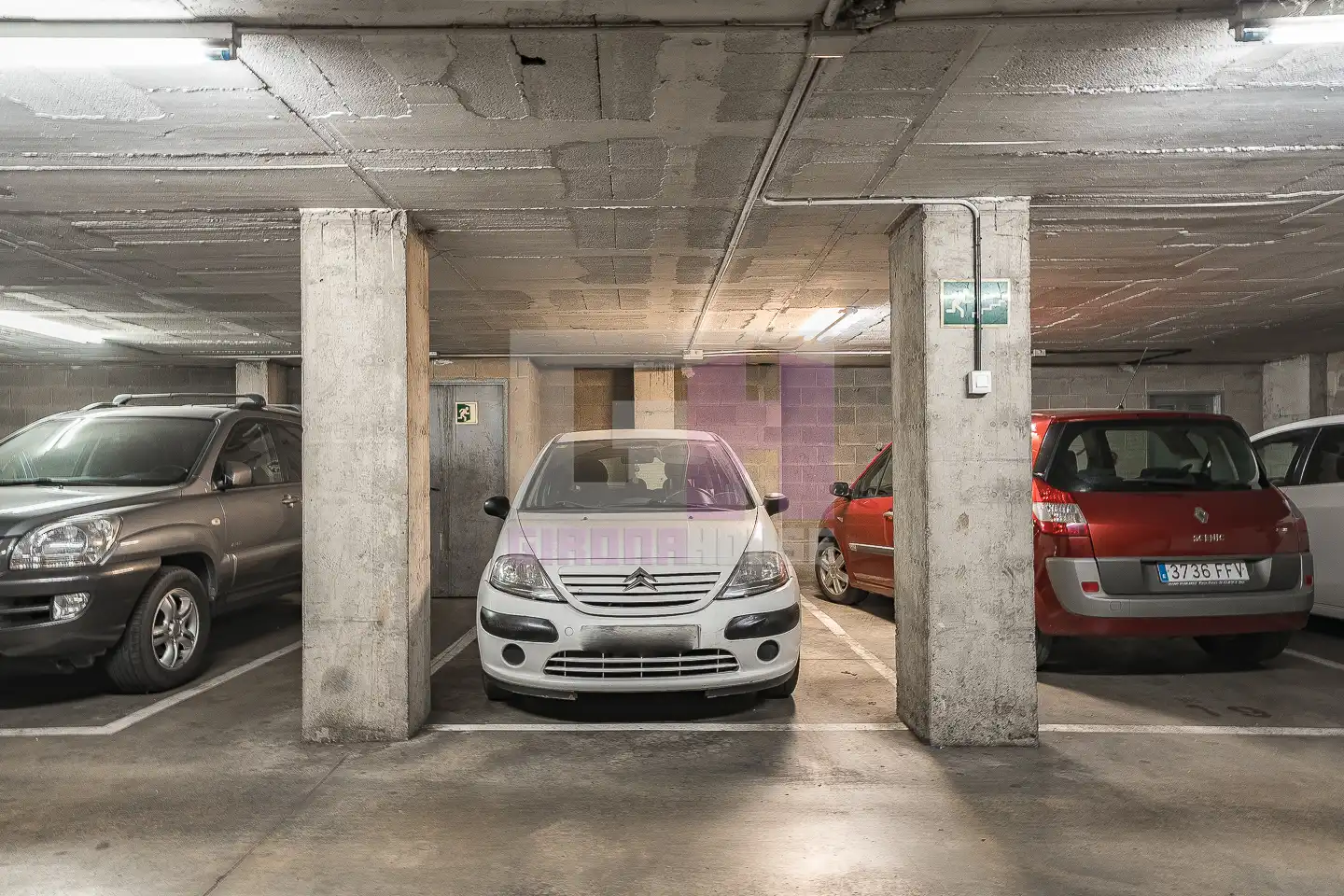 Parking de Dúplex en venta en Salt con Calefacción, Terraza y Amueblado