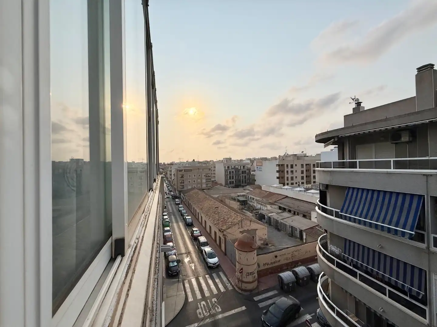 Vista exterior de Àtic de lloguer en Torrevieja amb Aire condicionat, Calefacció i Moblat
