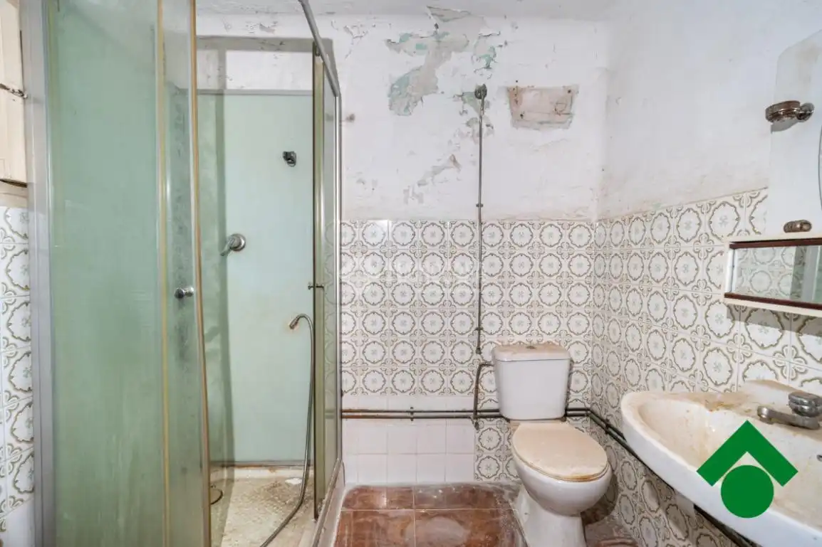 Badezimmer von Einfamilien-Reihenhaus zum Verkauf in Santa Fe