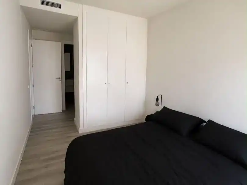 Schlafzimmer von Wohnung zur Miete in Dos Hermanas mit Klimaanlage, Terrasse und Balkon