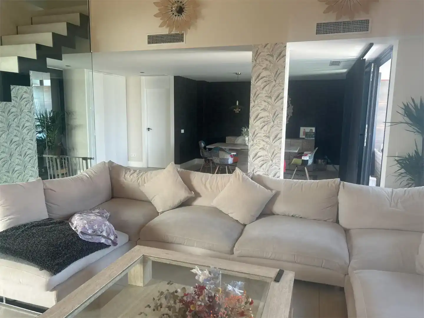 Sala d'estar de Casa o xalet en venda en Boadilla del Monte amb Aire condicionat i Piscina