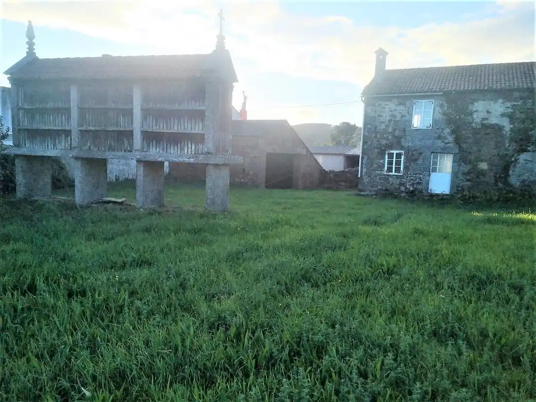 Houses for sale in A Baña  