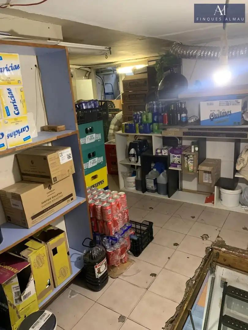 Local de alquiler en Vilanova i la Geltrú con Aire acondicionado y Amueblado