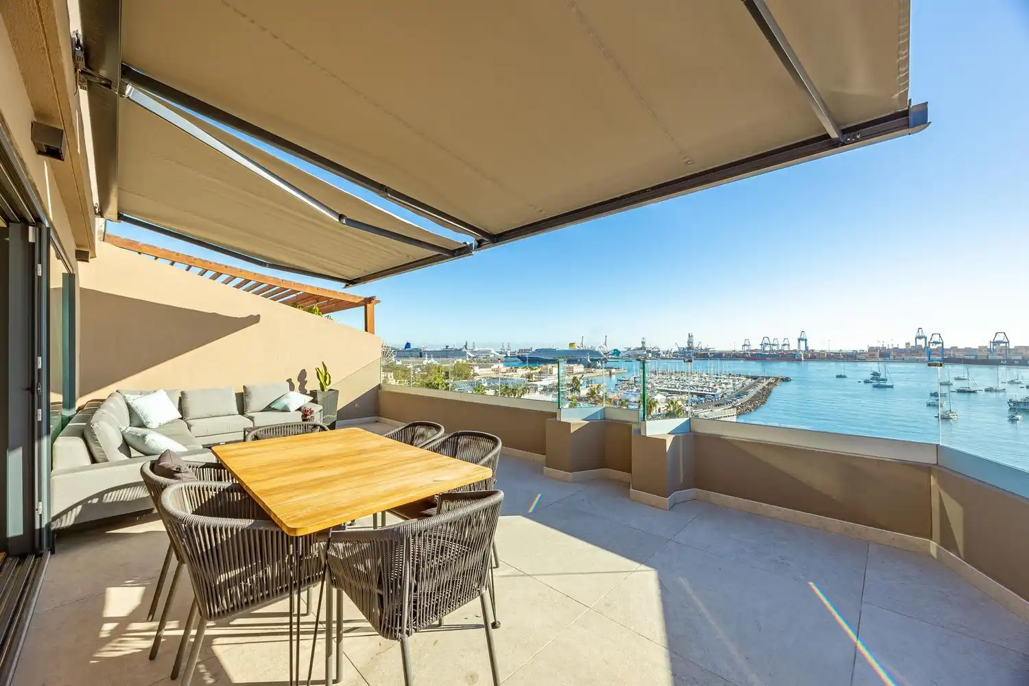 Terrasse von Dachboden zum Verkauf in Las Palmas de Gran Canaria mit Klimaanlage, Terrasse und Möbliert