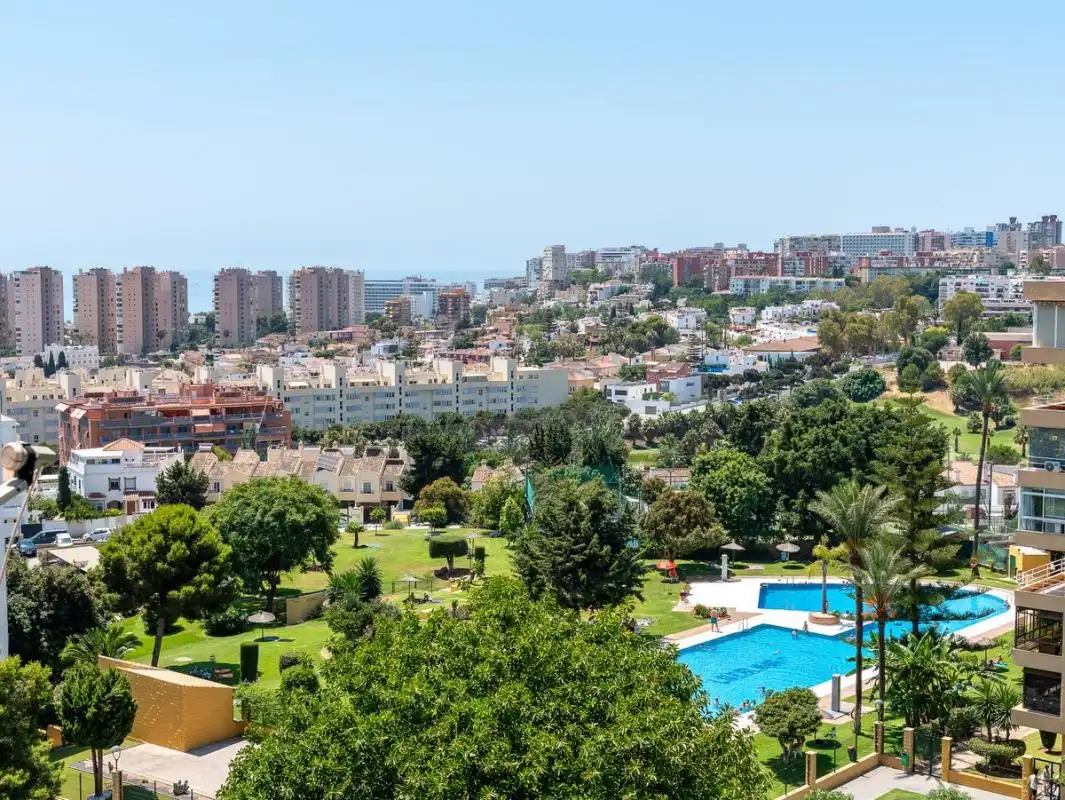 Vista exterior de Estudio en venta en Torremolinos con Aire acondicionado, Calefacción y Piscina