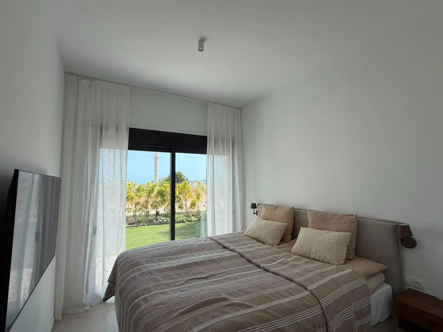 Dormitori de Casa o xalet de lloguer en Finestrat amb Aire condicionat, Jardí privat i Terrassa
