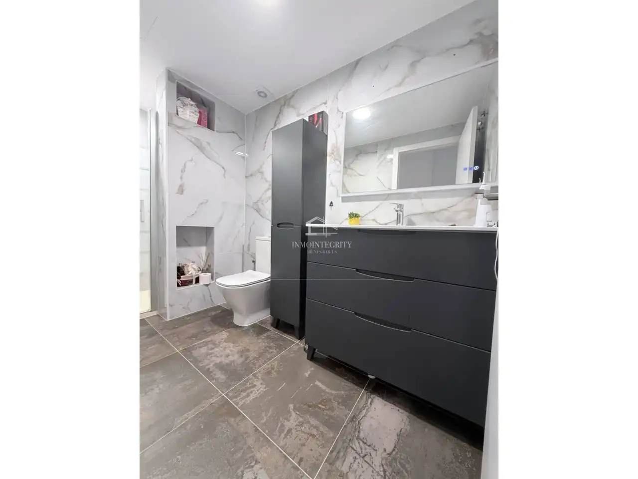 Bathroom of Apartments for sale in Oropesa del Mar / Orpesa  with Air Conditioner, Terrace and Storage room