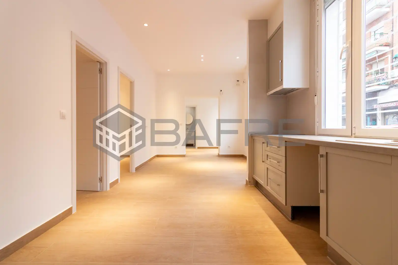 Flat for sale in  Madrid Capital  with Air Conditioner and Heating