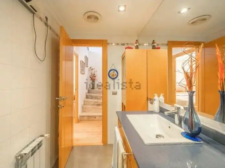 Baño de Casa adosada en venta en Alicante / Alacant con Aire acondicionado, Calefacción y Jardín privado